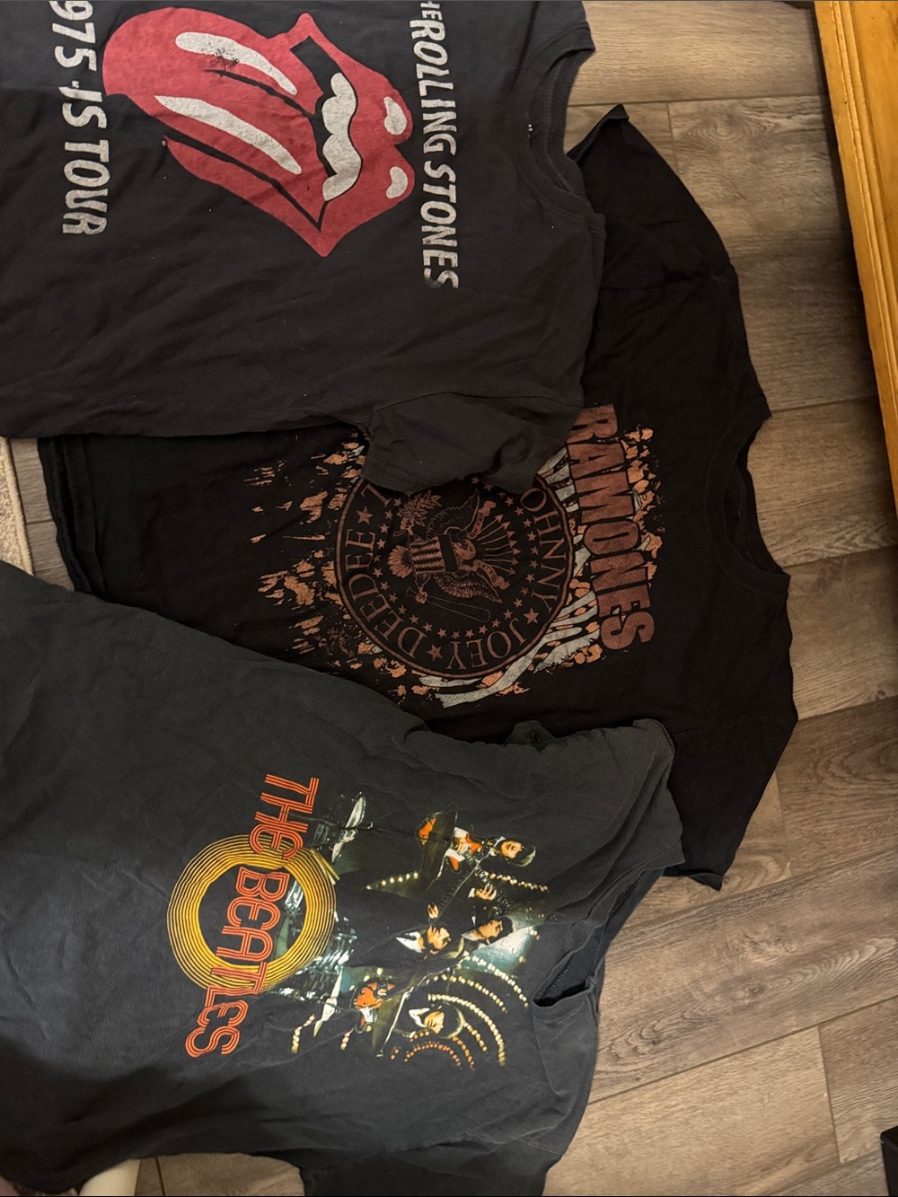 Rolling Stones Xl Ramones XL Beatles xl? Graphic tees